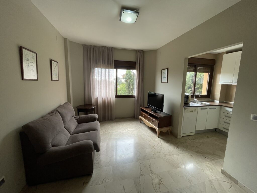 APARTAMENTO EN ALQUILER AMUEBLADO, PISCINA Y PARKING APARTAMENTO EN ALQUILER AMUEBLADO, PISCINA Y PARKING